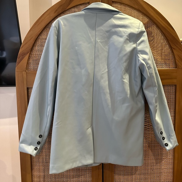 Aria Cove leather look oversized dad blazer in baby blue - Picture 3 of 4